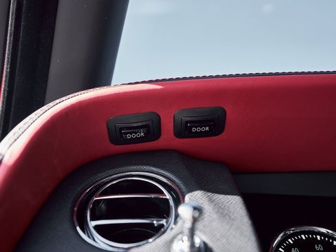 Used 2022 Rolls-Royce Cullinan Black Badge image 59