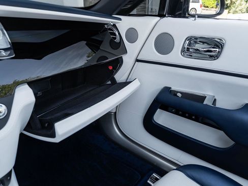 Used 2018 Rolls-Royce Dawn image 29