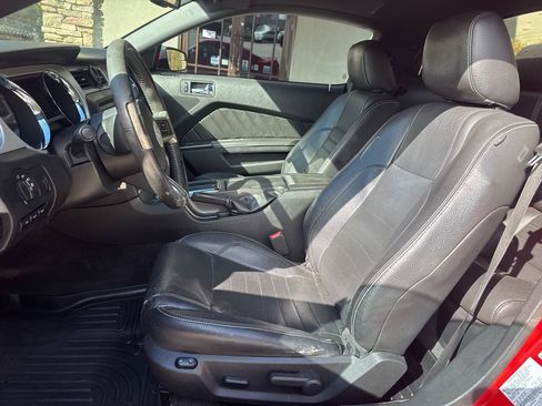 Used 2011 Ford Mustang GT Premium w/ Electronics Pkg RWD image 10