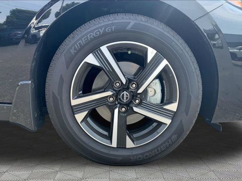 Used 2025 Nissan Sentra SV FWD image 22