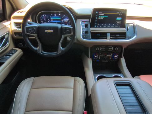 Used 2023 Chevrolet Tahoe Premier AWD/4WD image 14