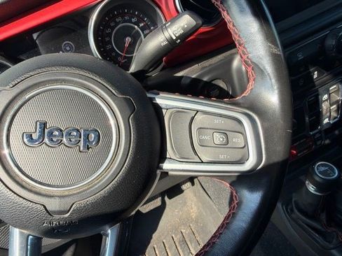 Used 2022 Jeep Wrangler Unlimited Rubicon AWD/4WD image 14