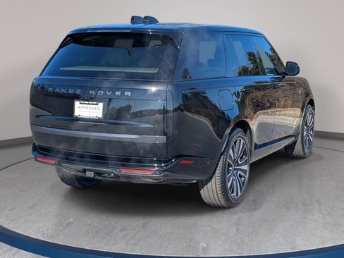 Certified 2025 Land Rover Range Rover SE image 5