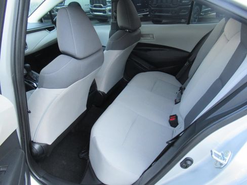 Used 2022 Toyota Corolla LE FWD image 30