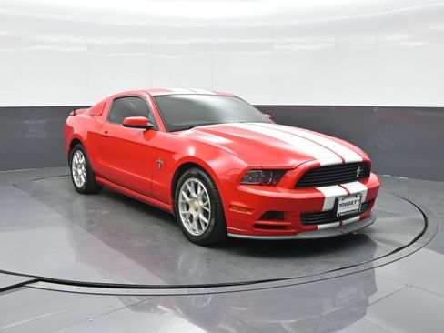 Used 2013 Ford Mustang Premium w/ Electronics Pkg RWD image 6
