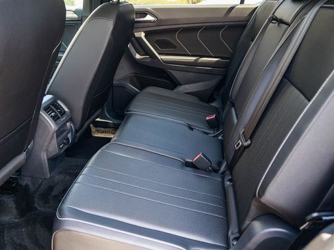 Used 2023 Volkswagen Tiguan SE R-Line FWD image 18