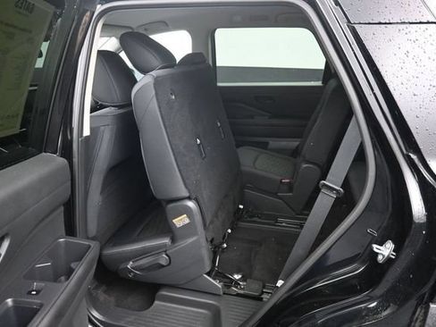 Used 2024 Nissan Pathfinder SV AWD/4WD image 26