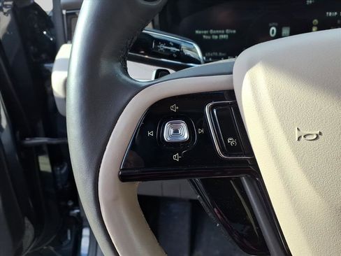 Used 2021 Lincoln Corsair Reserve w/ Equipment Group 201A image 16