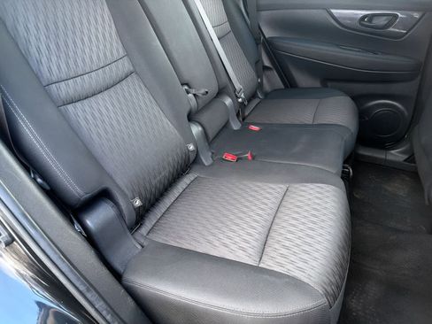 Used 2019 Nissan Rogue S image 21