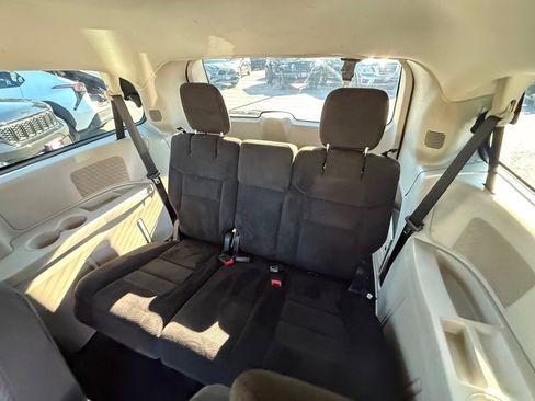 Used 2014 Dodge Grand Caravan American Value Package w/ UConnect Hands-Free Group image 18