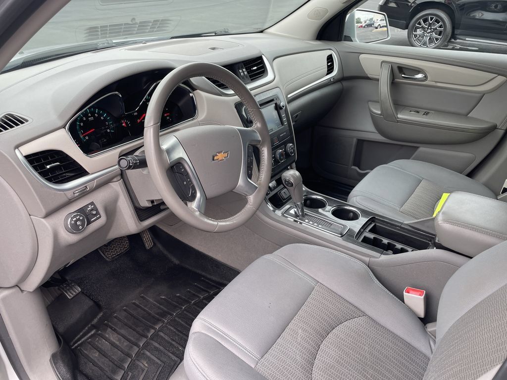Used 2017 Chevrolet Traverse LT AWD/4WD image 9