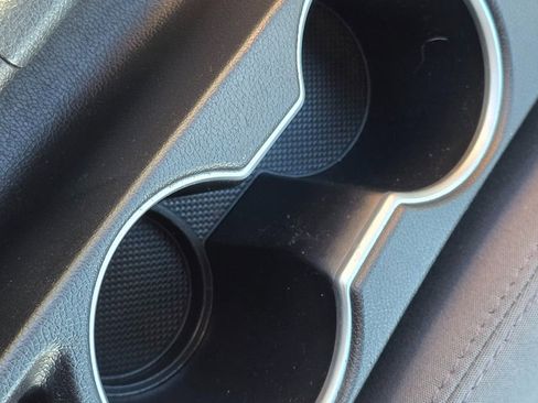 Used 2016 Hyundai Elantra SE image 30