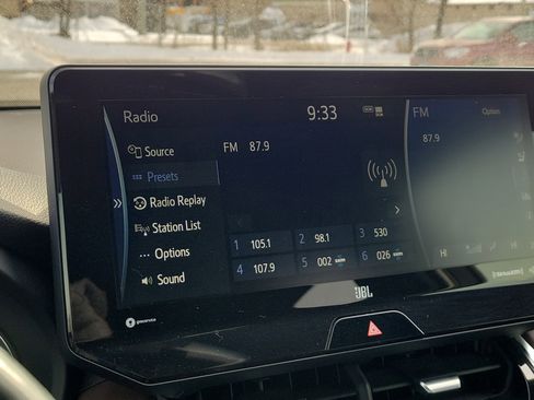 Used 2022 Toyota Venza Limited image 28