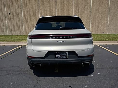 Certified 2025 Porsche Cayenne AWD/4WD image 11