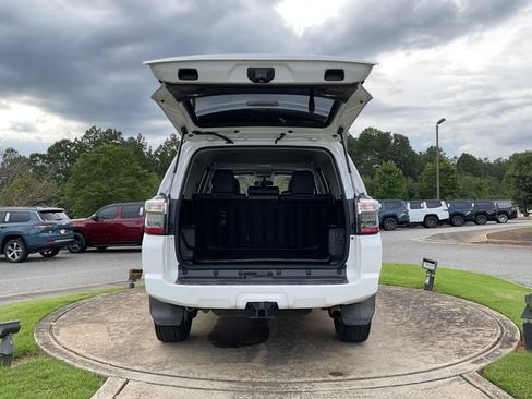 Used 2019 Toyota 4Runner SR5 Premium RWD image 28