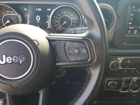 Used 2021 Jeep Gladiator Sport image 18