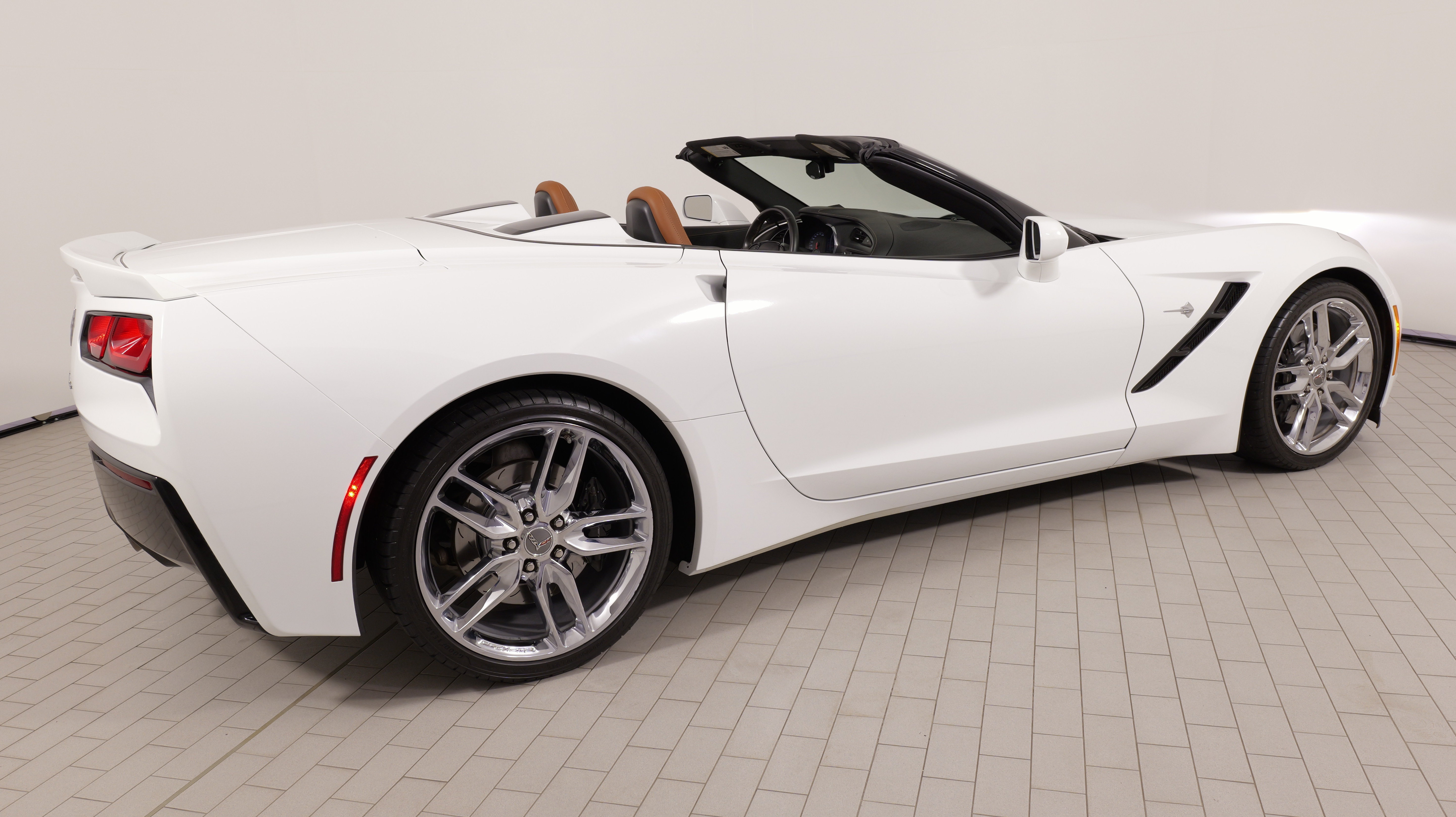 Used 2015 Chevrolet Corvette Stingray Convertible w/ 2LT Preferred Equipment Group RWD image 12