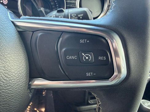 Used 2023 Jeep Wrangler Unlimited Sahara AWD/4WD image 15