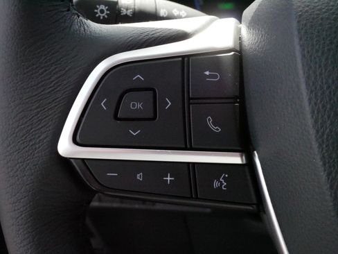 Used 2025 Toyota Sienna XLE w/ XLE Plus Package AWD/4WD image 27