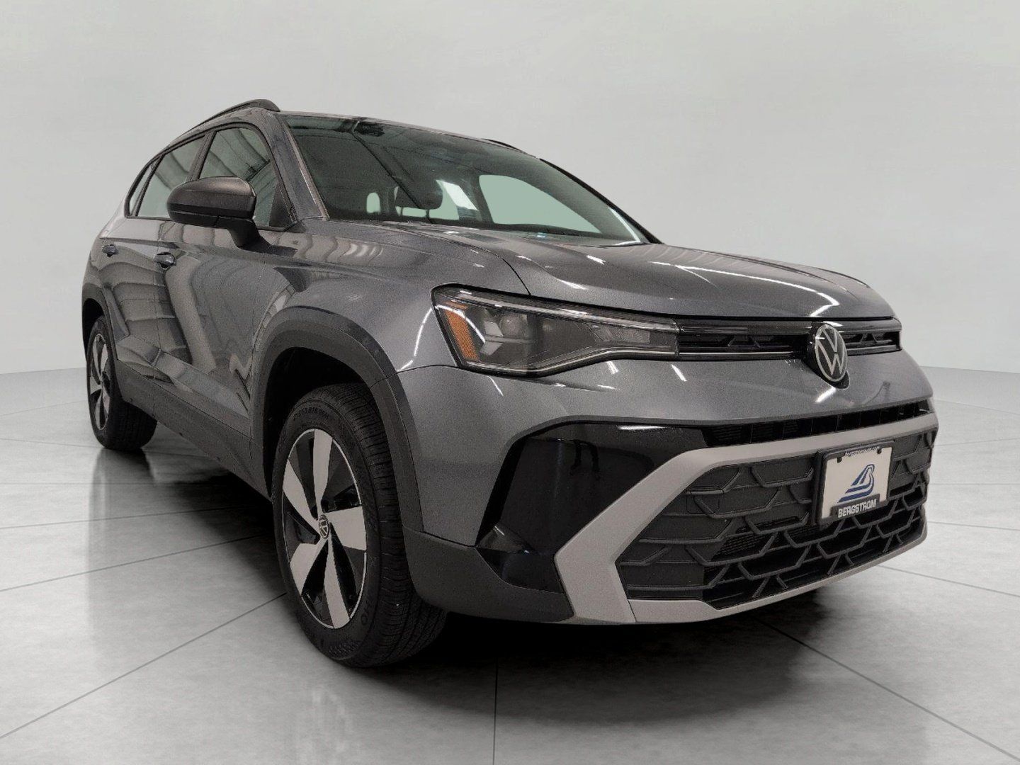 Used 2026 Volkswagen Taos S AWD/4WD image 1