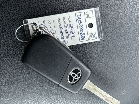 Certified 2023 Toyota Camry SE image 31