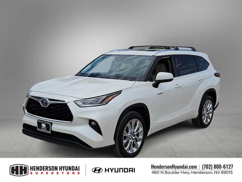 Used 2021 Toyota Highlander Limited FWD image 4