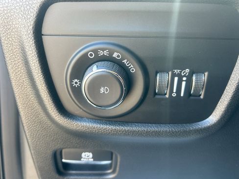 Used 2023 Jeep Grand Cherokee L Limited AWD/4WD image 22