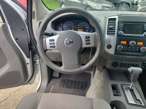 Used 2017 Nissan Frontier SV w/ SV Value Truck Package RWD image 19