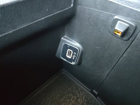 Used 2018 Jeep Wrangler Unlimited Sahara image 75