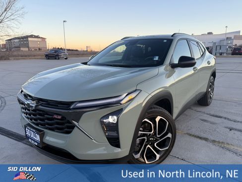 Used 2024 Chevrolet Trax RS w/ Sunroof Package image 1