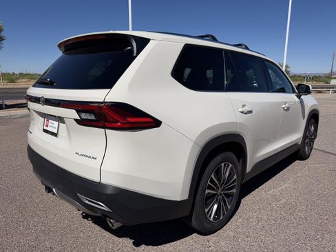 Certified 2024 Toyota Grand Highlander AWD Hybrid image 6