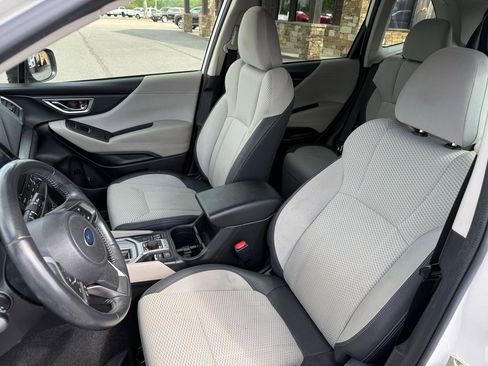Used 2020 Subaru Forester Premium image 11