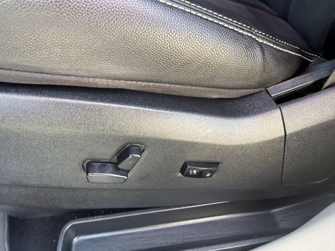 Used 2020 Dodge Grand Caravan SXT FWD image 18