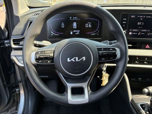 Used 2025 Kia Sportage LX image 27