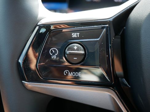 Used 2024 BMW i5 eDrive40i w/ Premium Package image 23