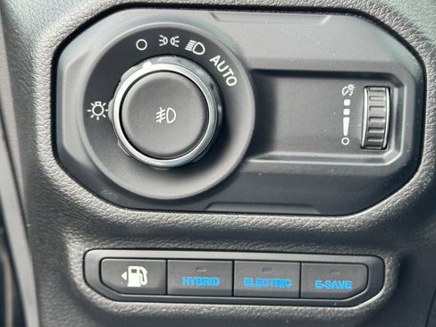 Used 2021 Jeep Wrangler Unlimited Sahara w/ Dual Top Group AWD/4WD image 31