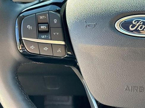 Certified 2025 Ford Escape SE w/ PHEV Premium Package image 18