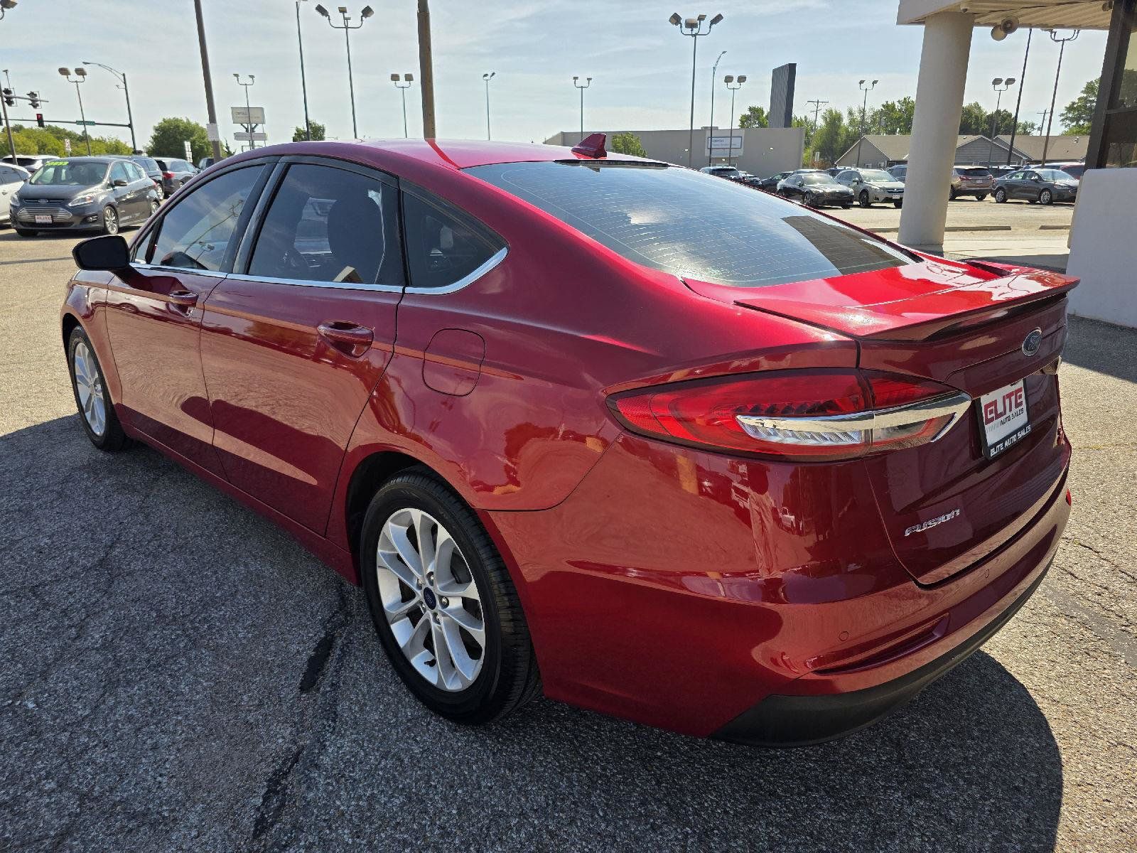 Used 2020 Ford Fusion SE FWD image 7
