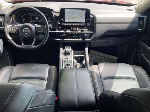 Used 2024 Nissan Pathfinder SL w/ SL Premium Package AWD/4WD image 11