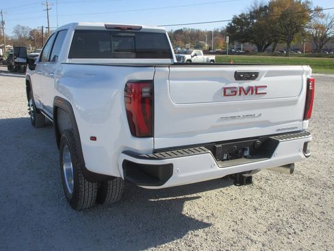 New 2026 GMC Sierra 3500 Denali w/ Denali Reserve Package AWD/4WD image 8