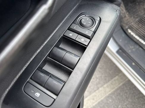 Used 2025 Toyota Tacoma SR5 AWD/4WD image 24