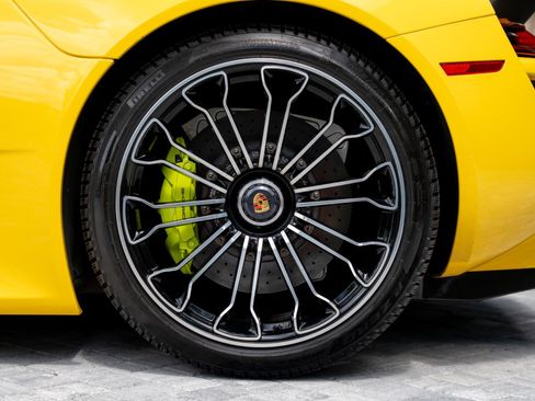 Used 2015 Porsche 918 Spyder AWD/4WD image 28