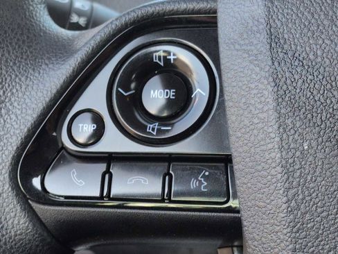 Used 2019 Toyota Prius LE image 23