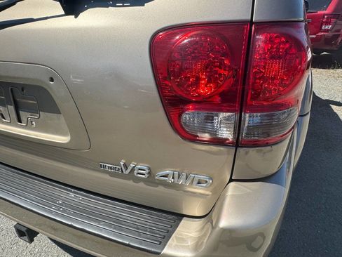 Used 2007 Toyota Sequoia SR5 image 27