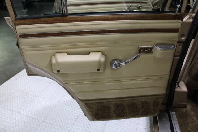 Used 1989 Jeep Grand Wagoneer AWD/4WD image 56