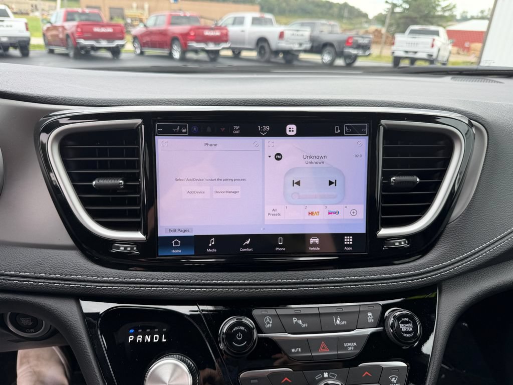 New 2027 Chrysler Pacifica Select AWD/4WD image 26
