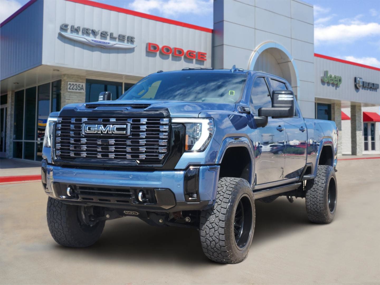 Used 2025 GMC Sierra 2500 Denali Ultimate AWD/4WD image 2