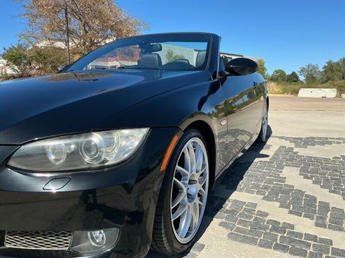 Used 2009 BMW 335i Convertible image 10