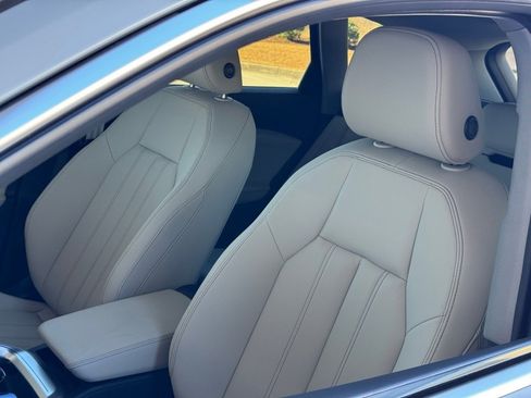 New 2025 Audi Q5 2.0T Premium image 17