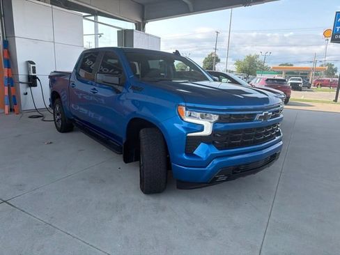 Used 2023 Chevrolet Silverado 1500 RST w/ Z71 Off-Road Package AWD/4WD image 7